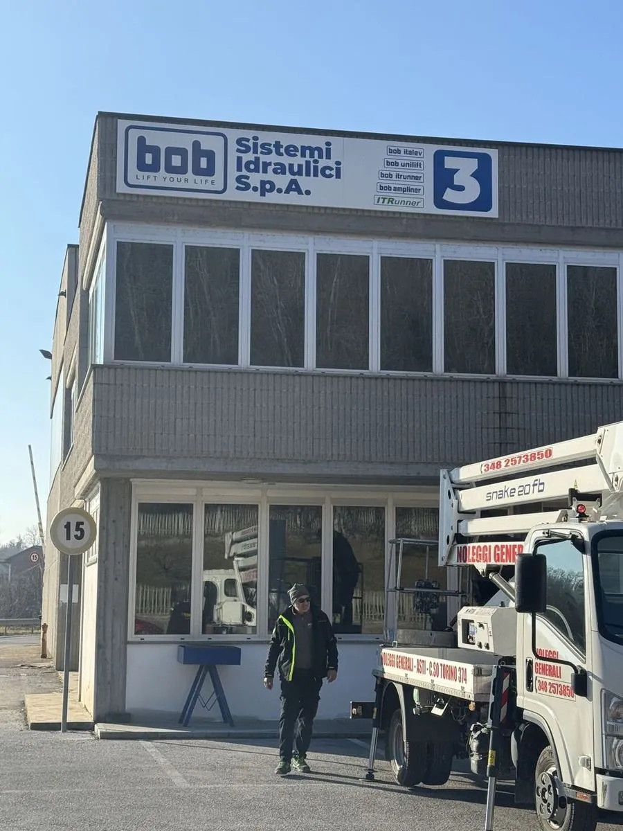 Insegna sede bob Sistemi Idraulici